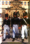 Preuische Grenadiere des Petersbegregiments
auf der Brcke vor dem Kommandantenhaus